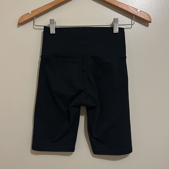 Aritzia BABATON Biker Shorts Black (XS) - Picture 2 of 3